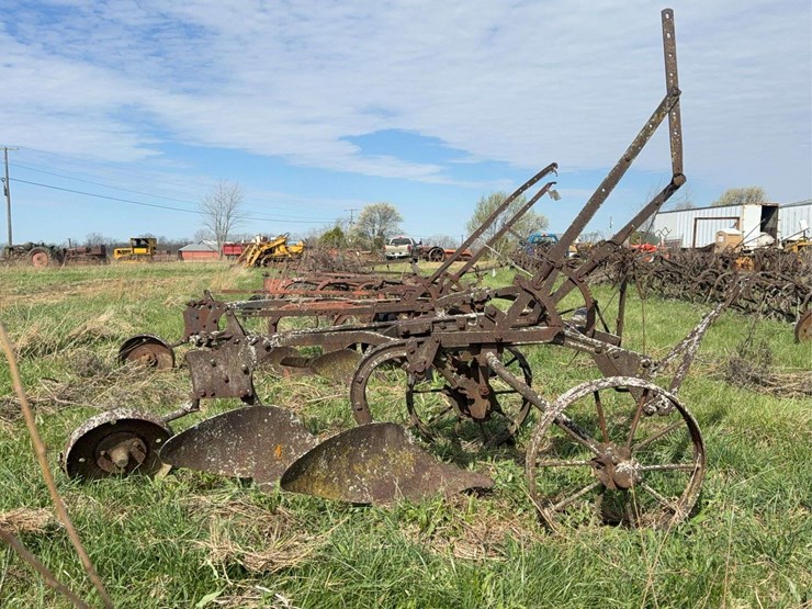 john-deere-16-image-2