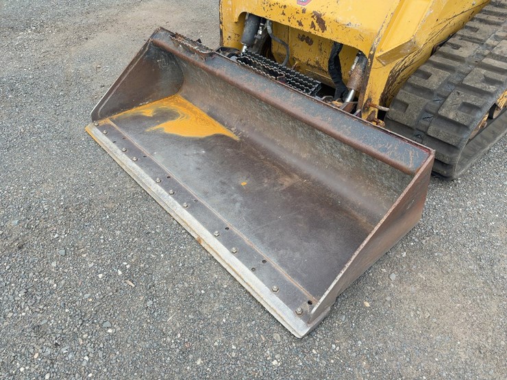2020-caterpillar-259d3-image-9