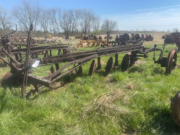john-deere-disc-plow-image-8