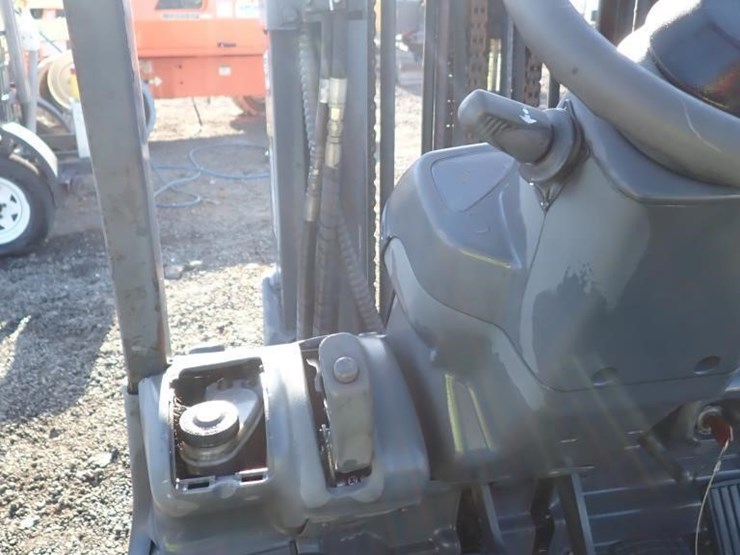 komatsu-fg25st-16-image-21