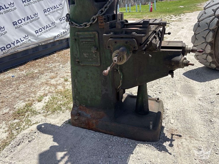 bridgeport-series-1-vertical-milling-machine-image-10