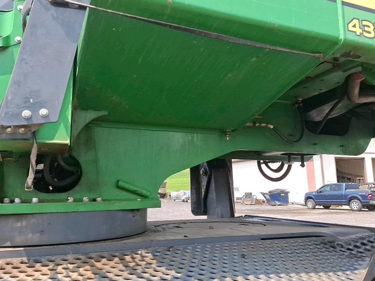 2019-deere-437e-image-27