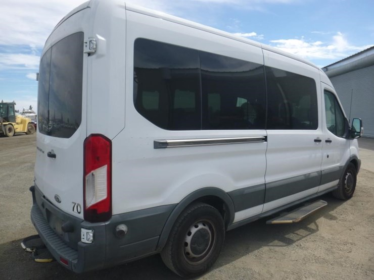 2017-ford-350-image-3
