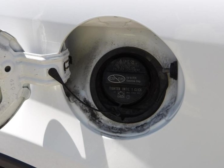 2016-toyota-rav4-image-10