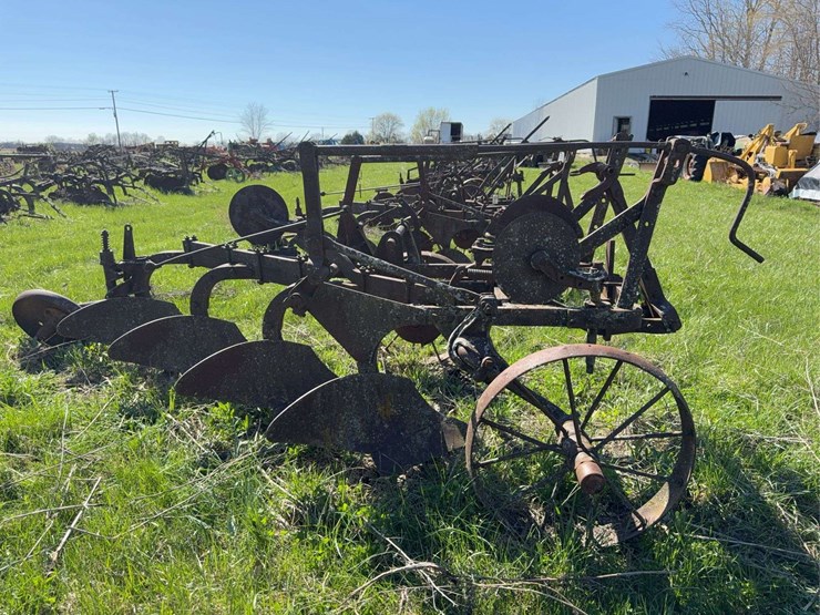 oliver-four-bottom-plow-image-1