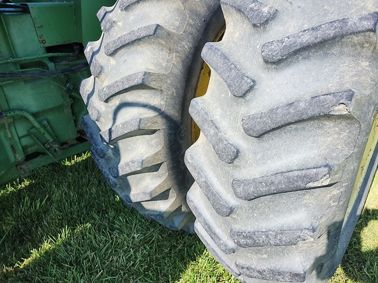 1976-john-deere-8430-image-9