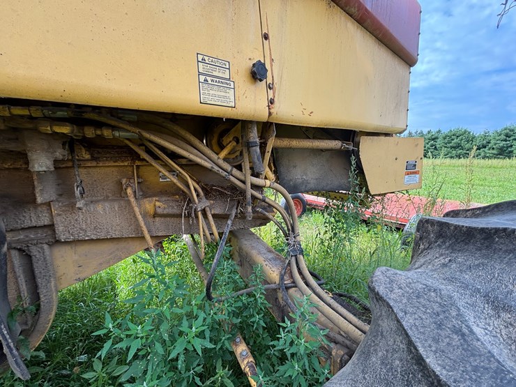 new-holland-tr86-image-14