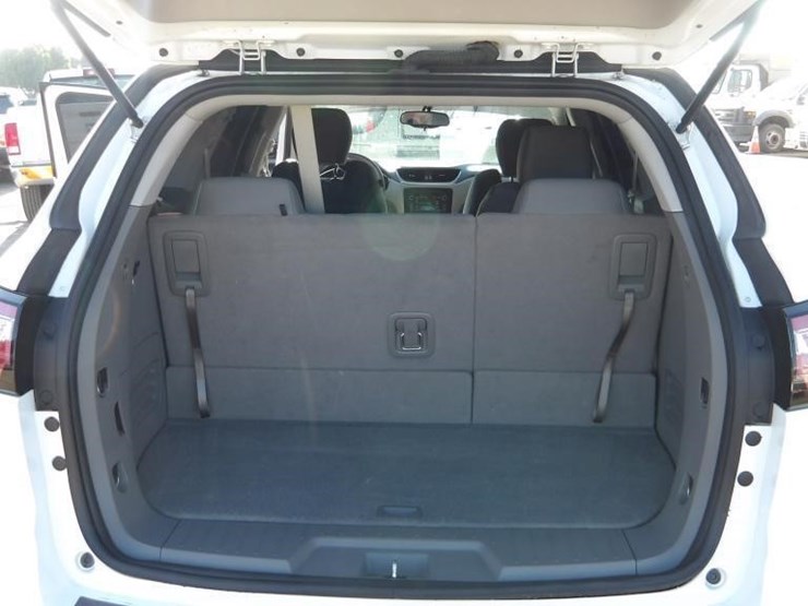 2017-chevrolet-traverse-image-13