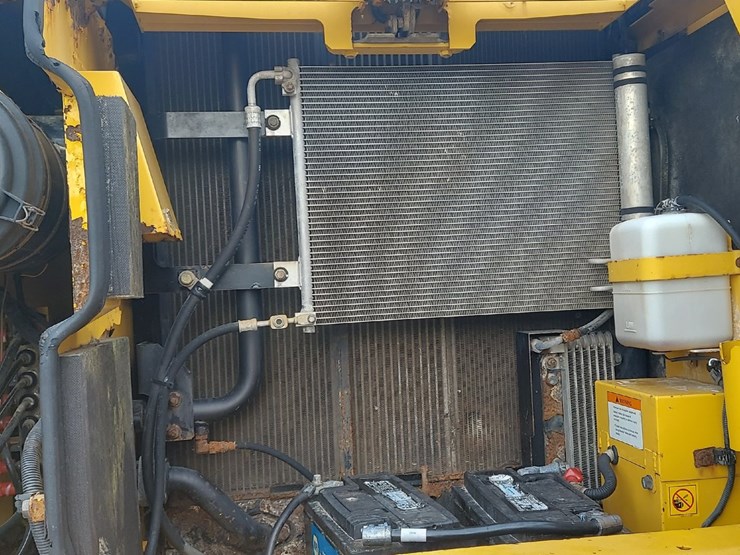 2010-komatsu-pc160-lc-8-image-4