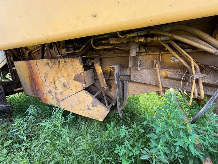 new-holland-tr86-image-12