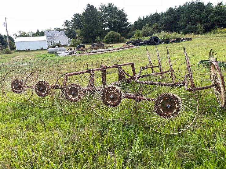 #2613-•-(10)-wheel-v-rake-image-7