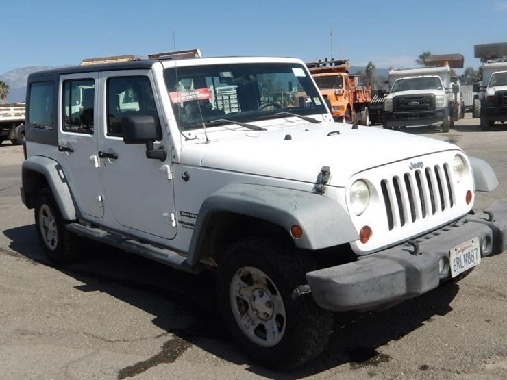 2011-jeep-wrangler-image-3