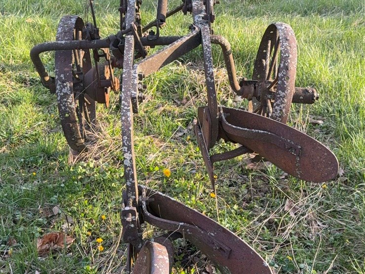 two-bottom-12”-pull-type-plow-image-3