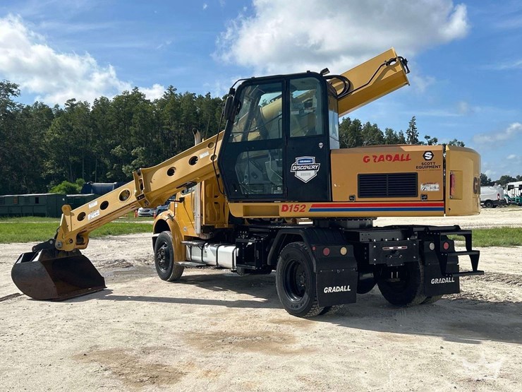 2017-freightliner-m2-106-image-3