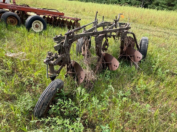 #2651-•-john-deere-(3)-bottom-plow-image-19