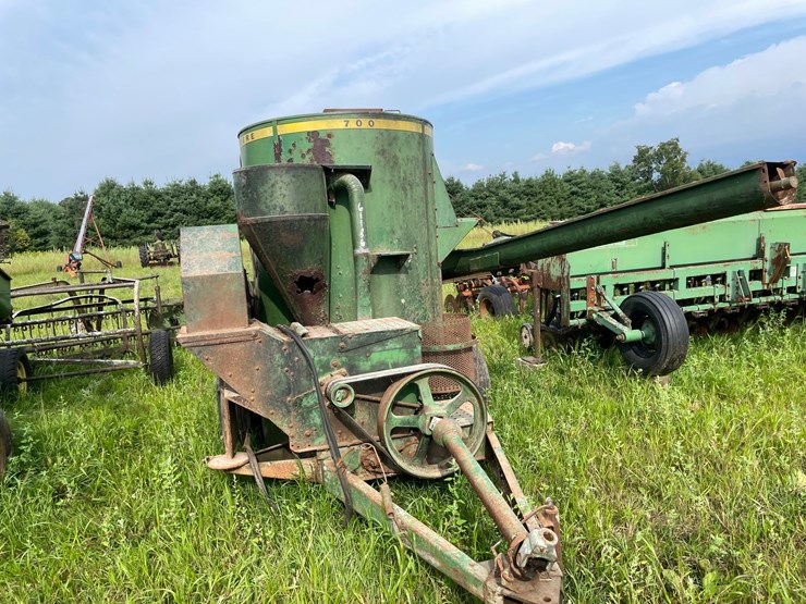 john-deere-700-image-2