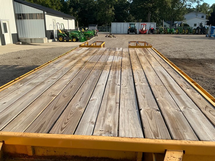 #2175-•-tri-axle-flatbed-equipment-trailer-image-11