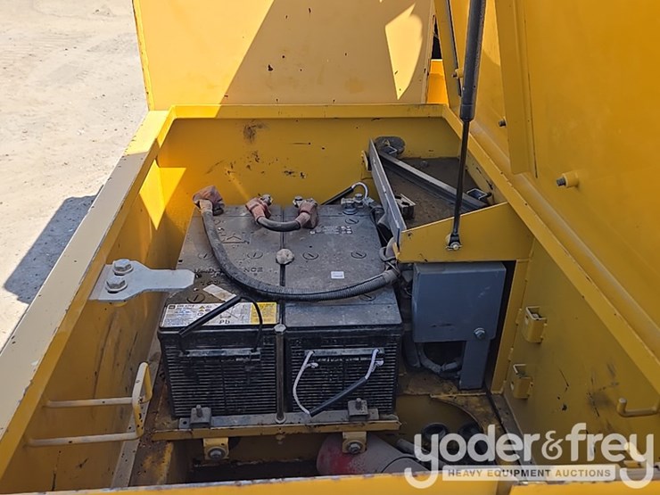 2011-deere-450d-lc-image-46