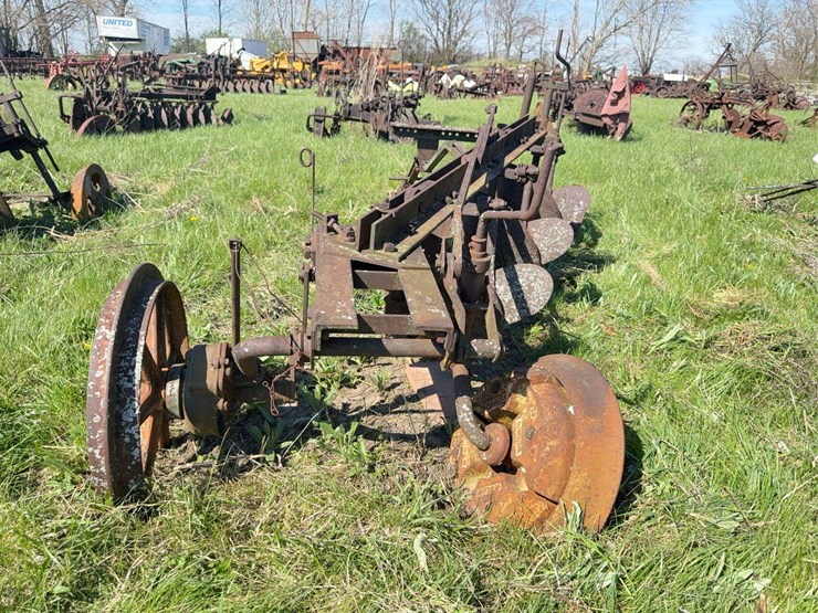 john-deere-disc-plow-image-3