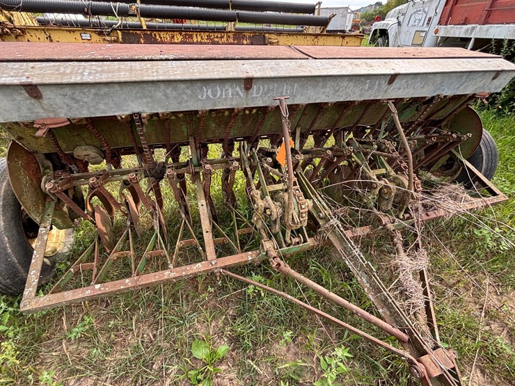 john-deere-8-image-19