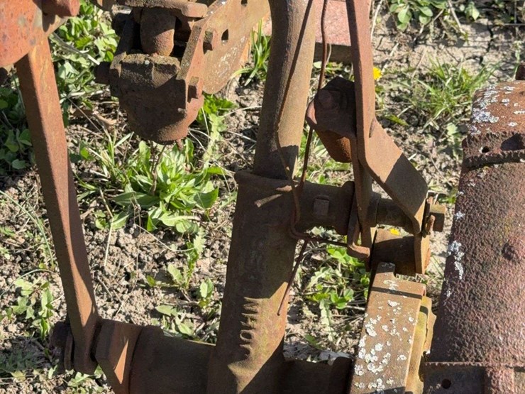 john-deere-12-image-11