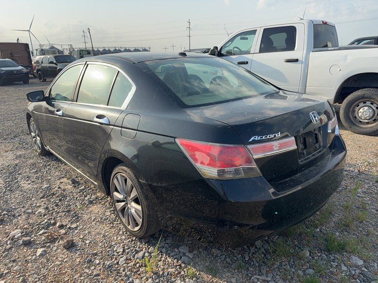 #51555-•-2012-honda-accord-sedan-1hgcp3f87ca028031-inv#51555-image-2