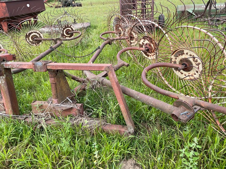 #2613-•-(10)-wheel-v-rake-image-11