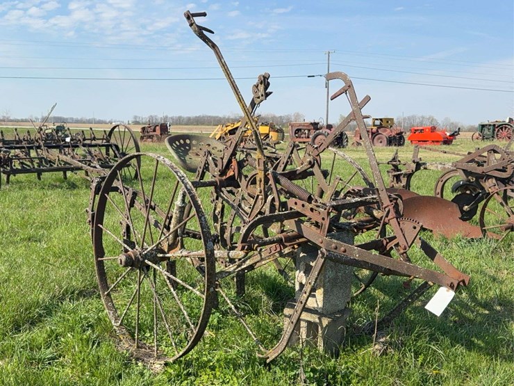 horse-drawn-cultivator-image-1