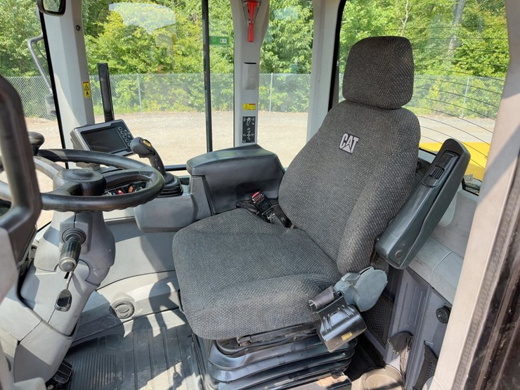 2017-caterpillar-926m-image-24
