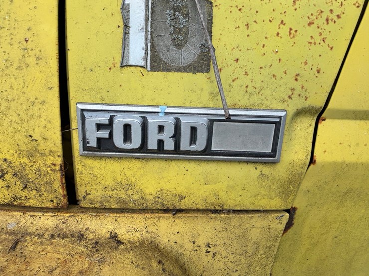 1985-ford-f700-image-9