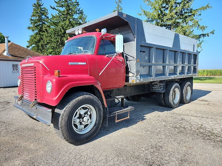 1971-ih-2010a-truck-image-1