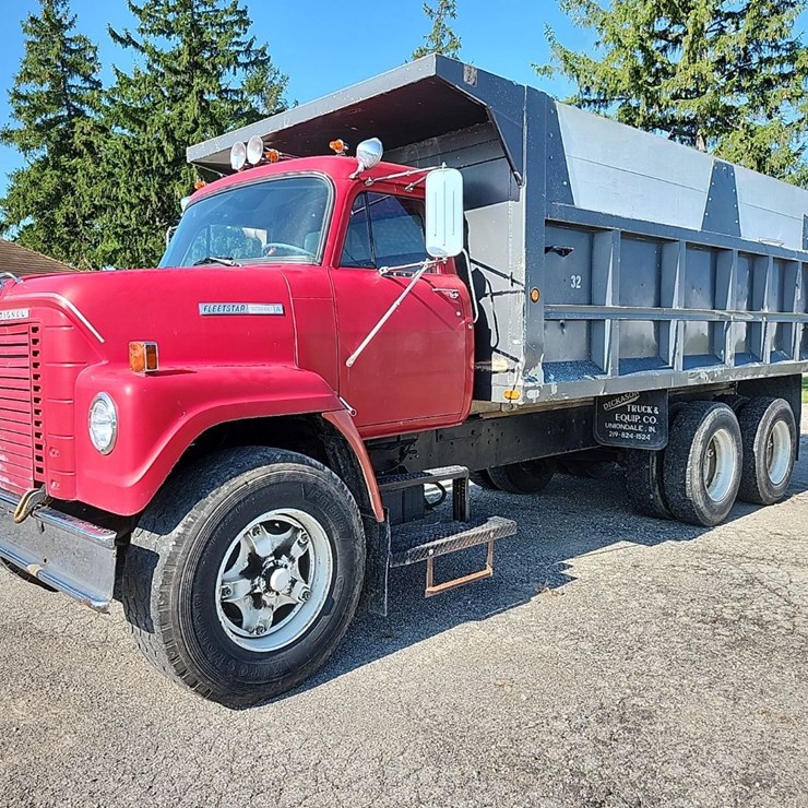 1971 IH 2010A truck