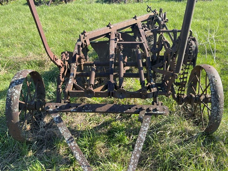 4-bottom-chain-lift-plow-image-11