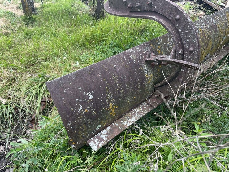 pull-type-road-grader-image-24