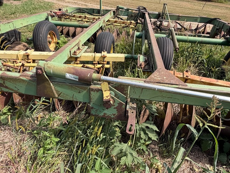 john-deere-220-image-23