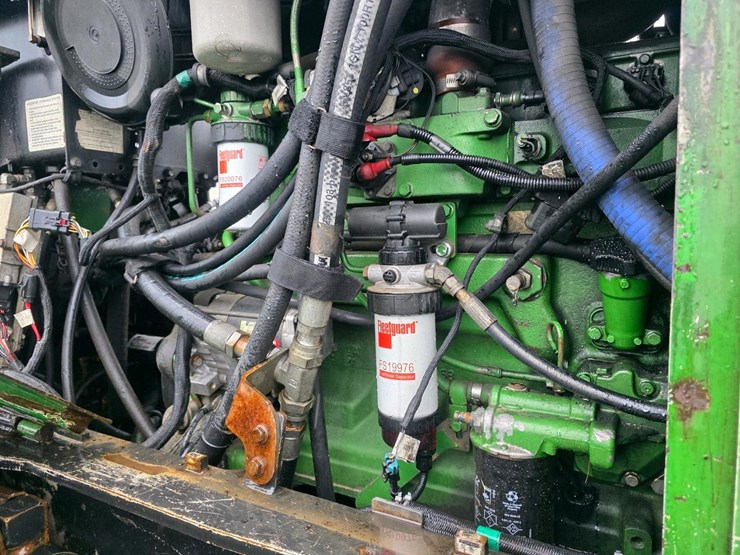 2014-deere-648h-image-9