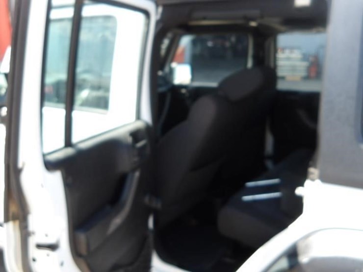 2011-jeep-wrangler-image-16