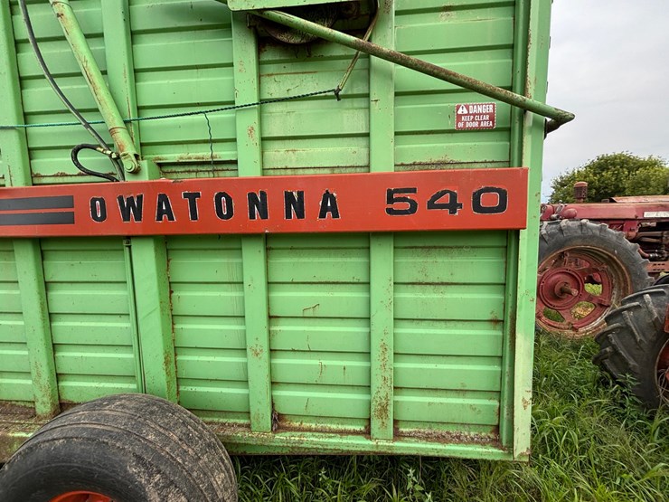 #2617-•-owatonna-540-stacker-image-10