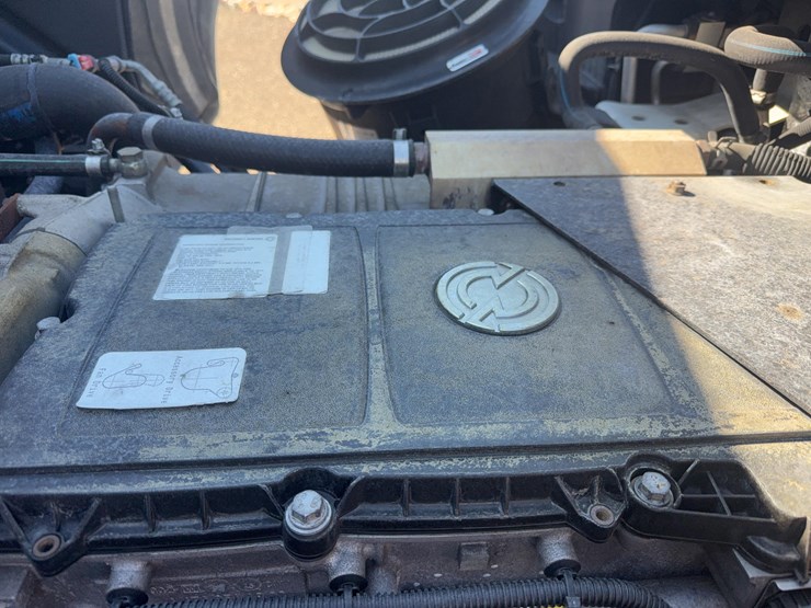 2012-freightliner-business-class-m2-112-day-cab-semi-image-15
