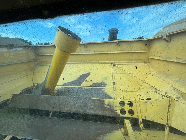 new-holland-tr98-image-32