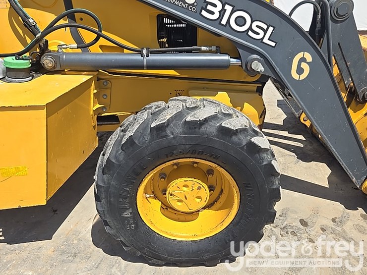 2019-deere-310sl-image-11