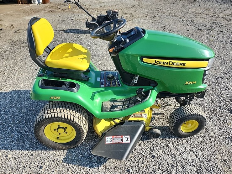 john-deere-x304-image-9