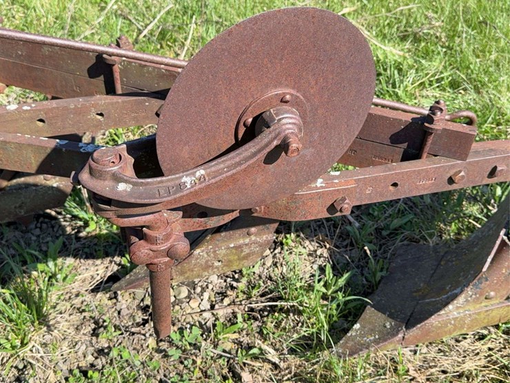 oliver-four-bottom-plow-image-11