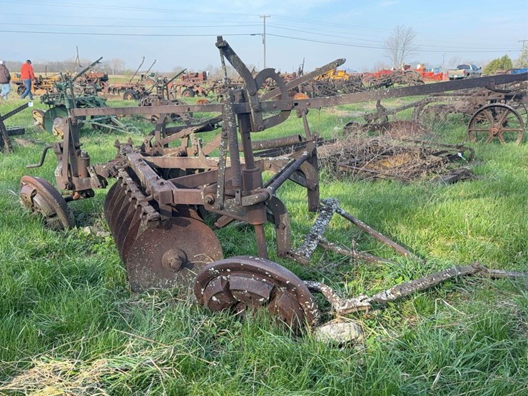 ihc-disc-plow-image-1