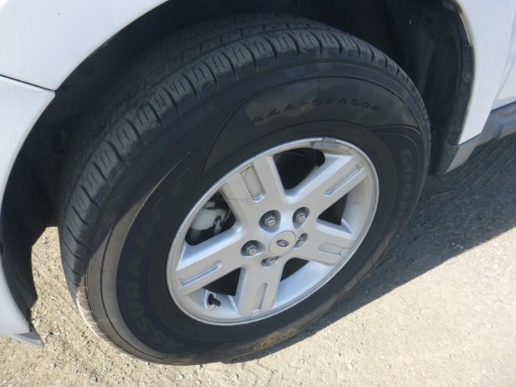2011-ford-escape-image-13