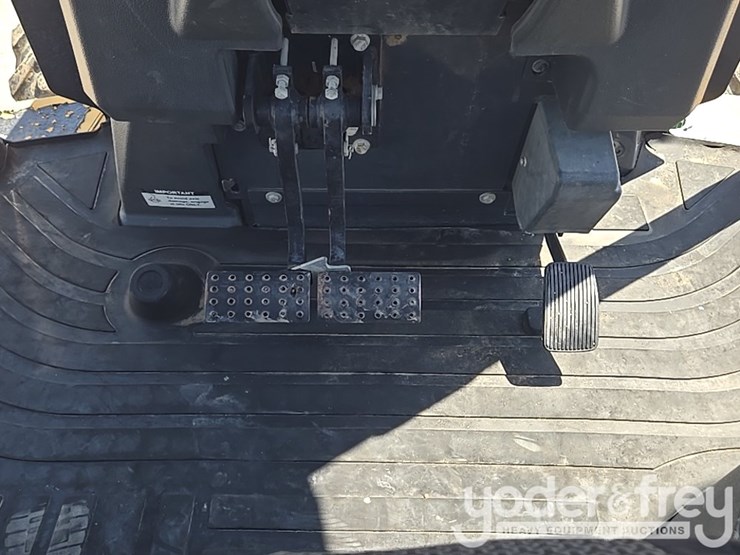 2019-deere-310sl-image-63