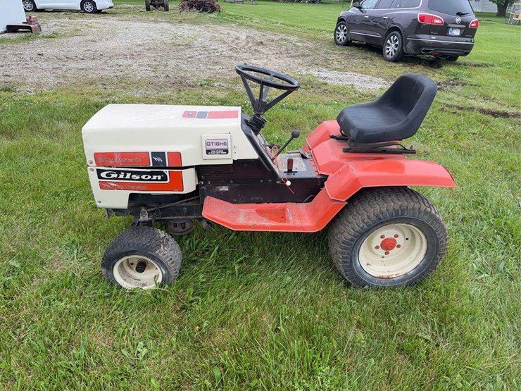 gilson-gt18he-garden-tractor-image-2