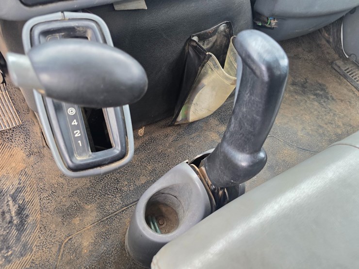 2006-international-durastar-4300-image-49
