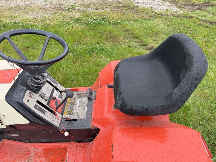 gilson-gt18he-garden-tractor-image-24