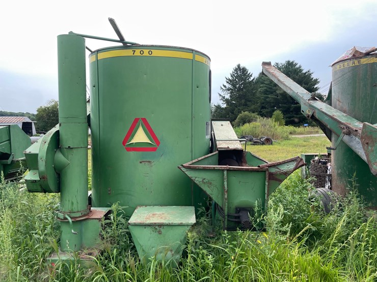 john-deere-700-image-3